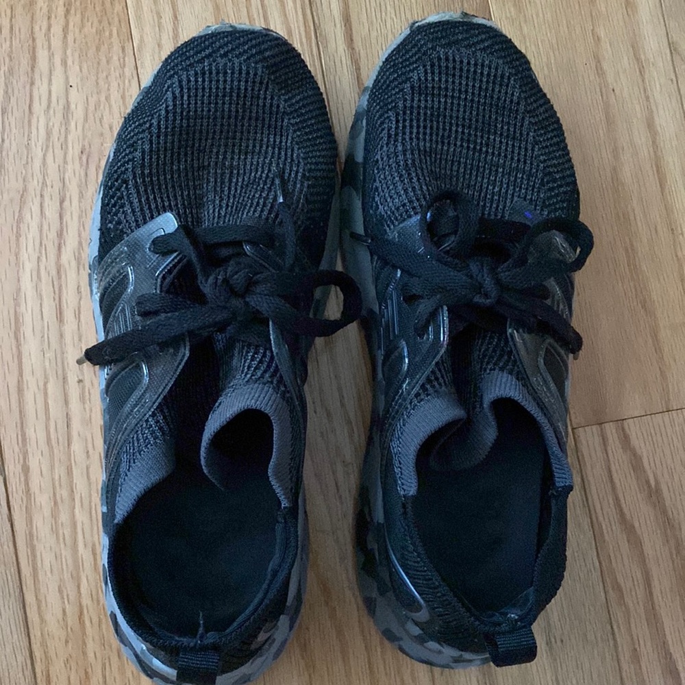 Kids sneakers
